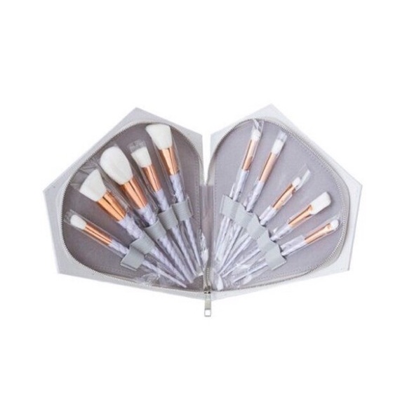 rose gold & white unicorn brush set - Picture 8 of 8